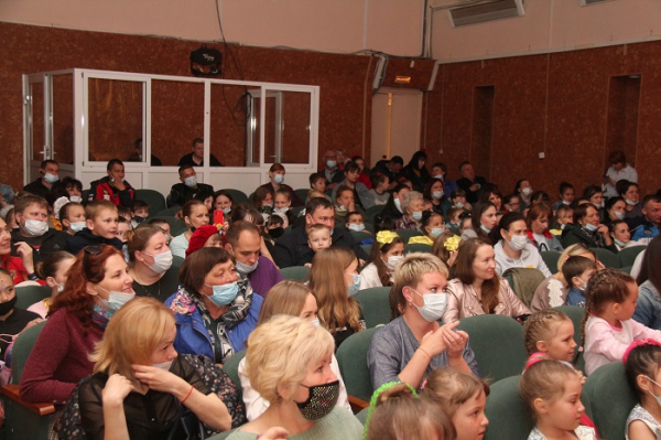 В детском районном фестивале «Радуга талантов» приняли участие более 300 детей 